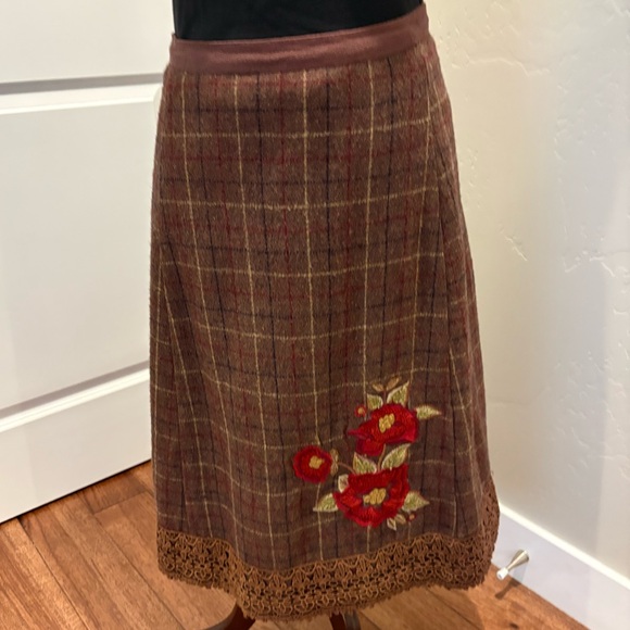 Adorable April Cornell Brown Plaid Skirt Midi Red Flowers Comfy Worn Twice EUC - Picture 6 of 6